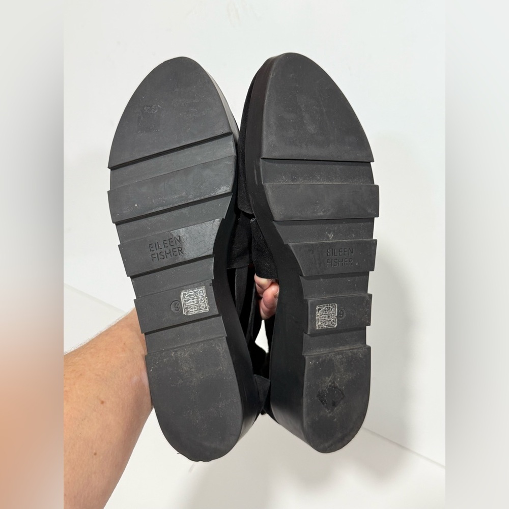 EILEEN FISHER  Black cross strap closed toe sandal size 8 - Picture 7 of 8